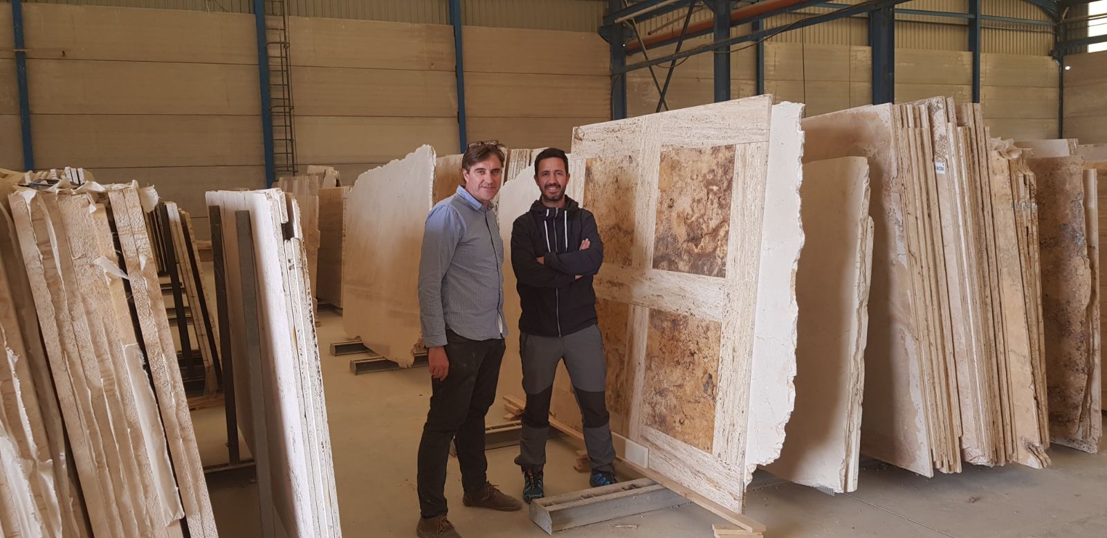 Javier Águila Cortés en la cantera de Travertino en Albox (Almería)